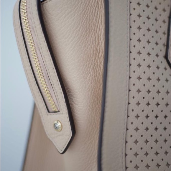 Henri Bendel shoulder bag. - Picture 4 of 7